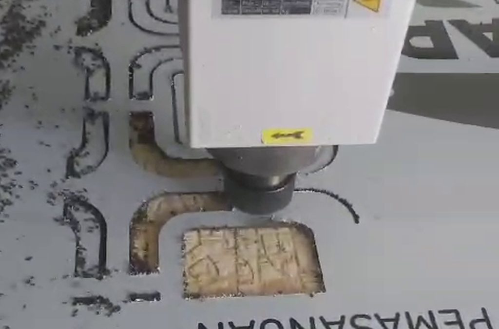 Harga jasa laser cutting acp (harga potong acp)
