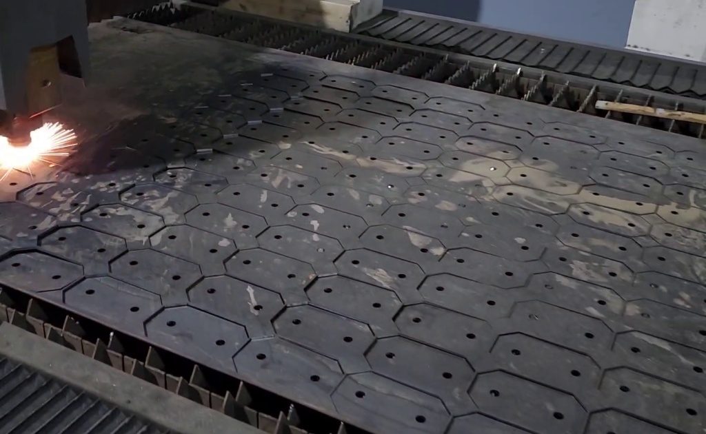 Harga jasa laser cutting plat besi (biaya jasa potong laser besi)
