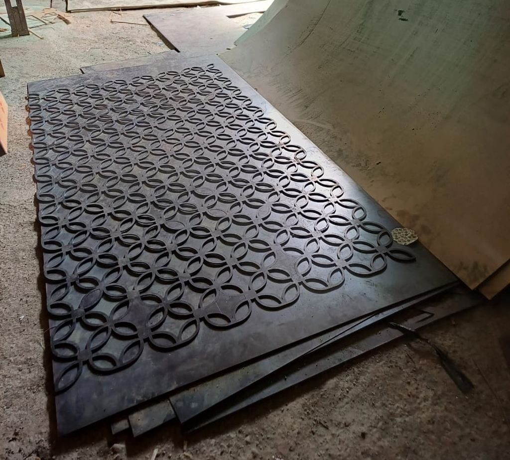 Jasa laser cutting besi (potong laser besi)