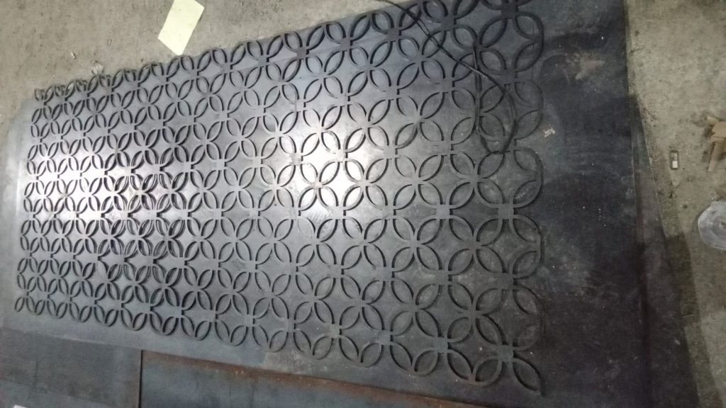 Jasa laser cutting plat besi